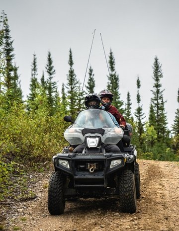 2 personnes en quad 