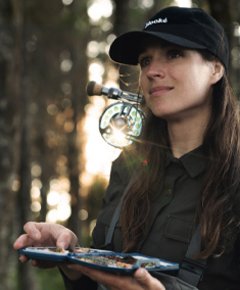 Une pêcheuse avec ses mouches